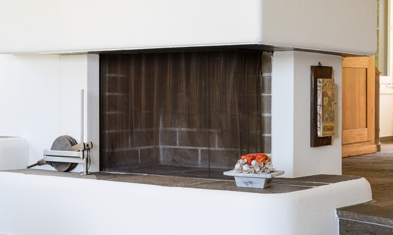 einzelheiten mit feature, interior, wall / siding, und floor