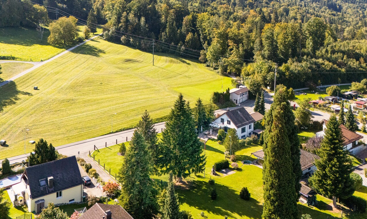 äußeresraum mit aerial view, ländliche aussicht, rural view, waldblick, und forest view