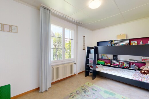 zimmer / schlafzimmer mit gipskartonwand, drywall, inside property, kühler, und light floor