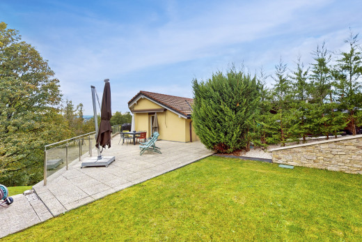 garten mit terrasse, rasen, und zaun