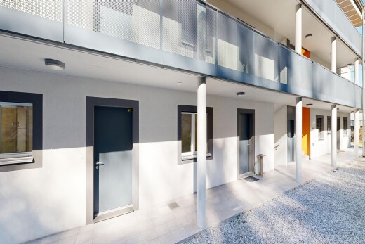 extérieur du bâtiment avec vue sur le complexe d'appartements et apartment complex view