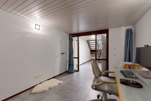 bureau avec plafond bas, low ceiling, inside property, cloison sèche, et drywall