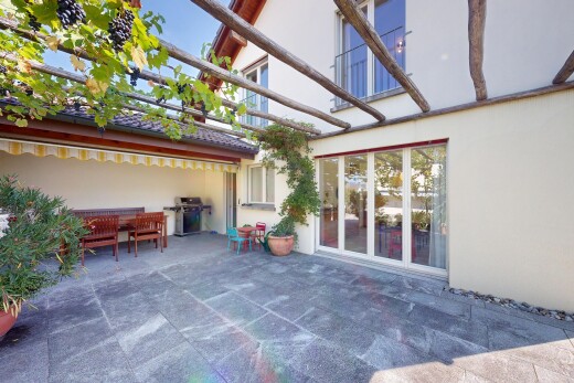 terrasse mit property visible, pergola, grill, und terrasse