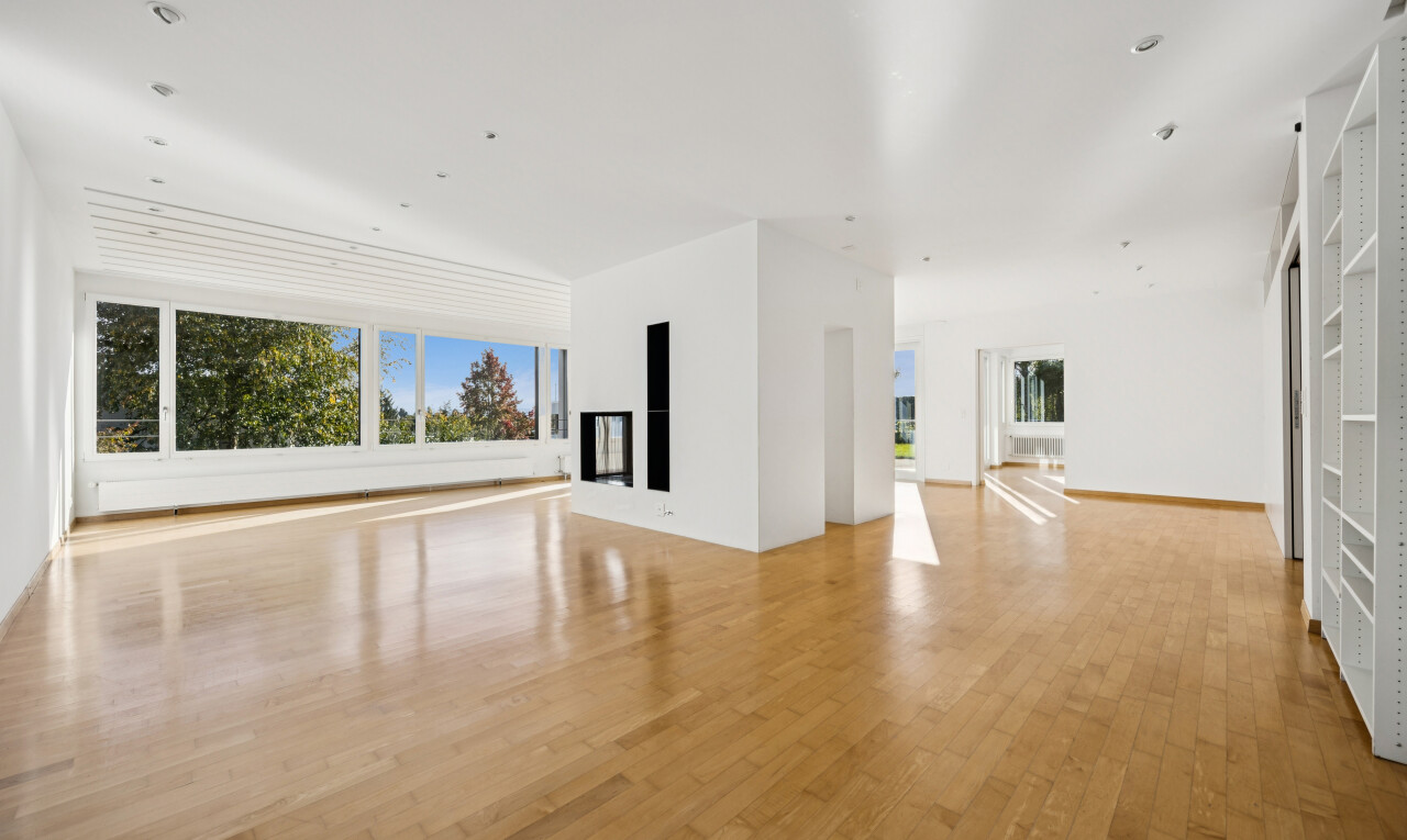 spare room featuring light wood finished floors