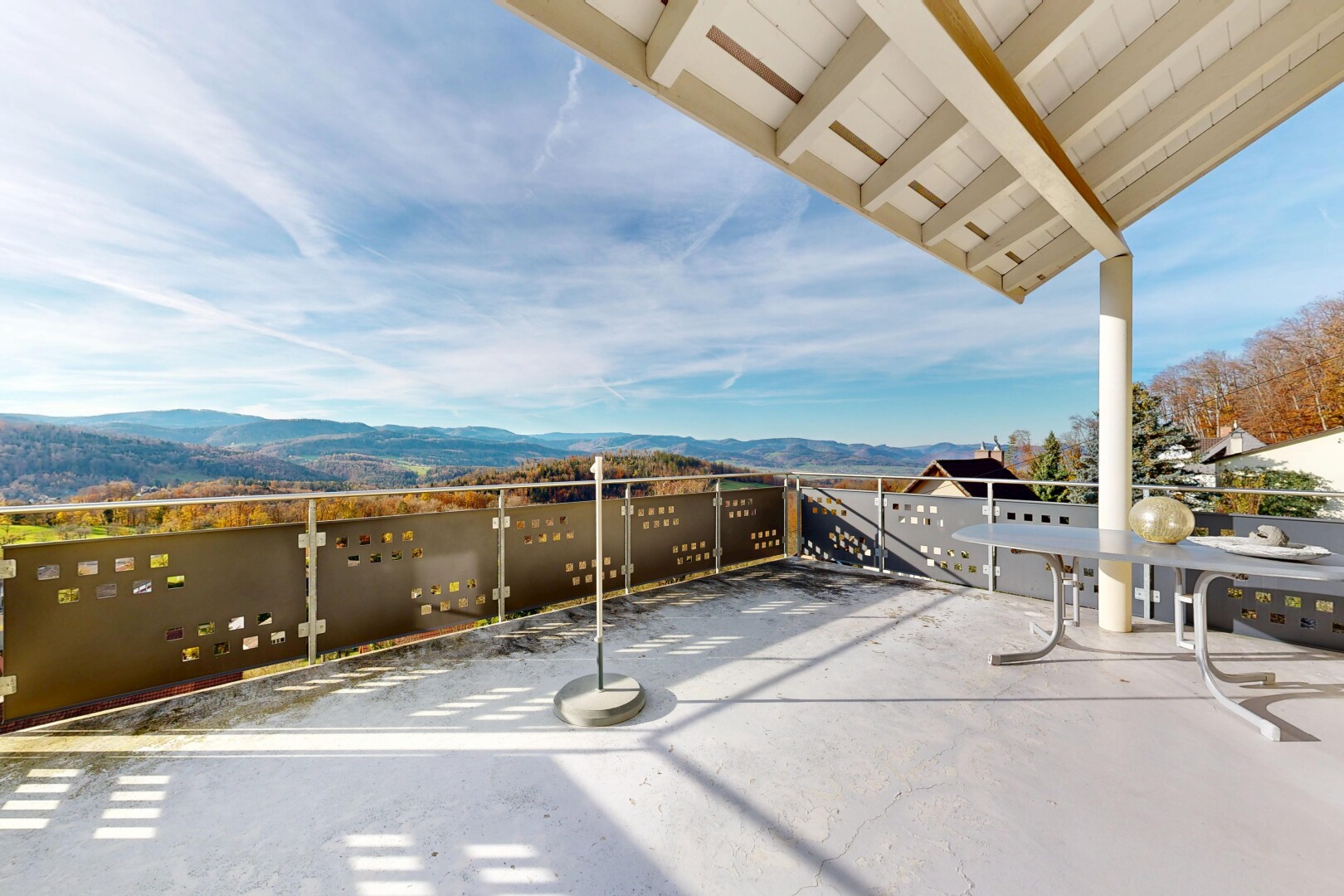 terrasse mit from property, day time, mountain view, blick auf die berge, und terrasse