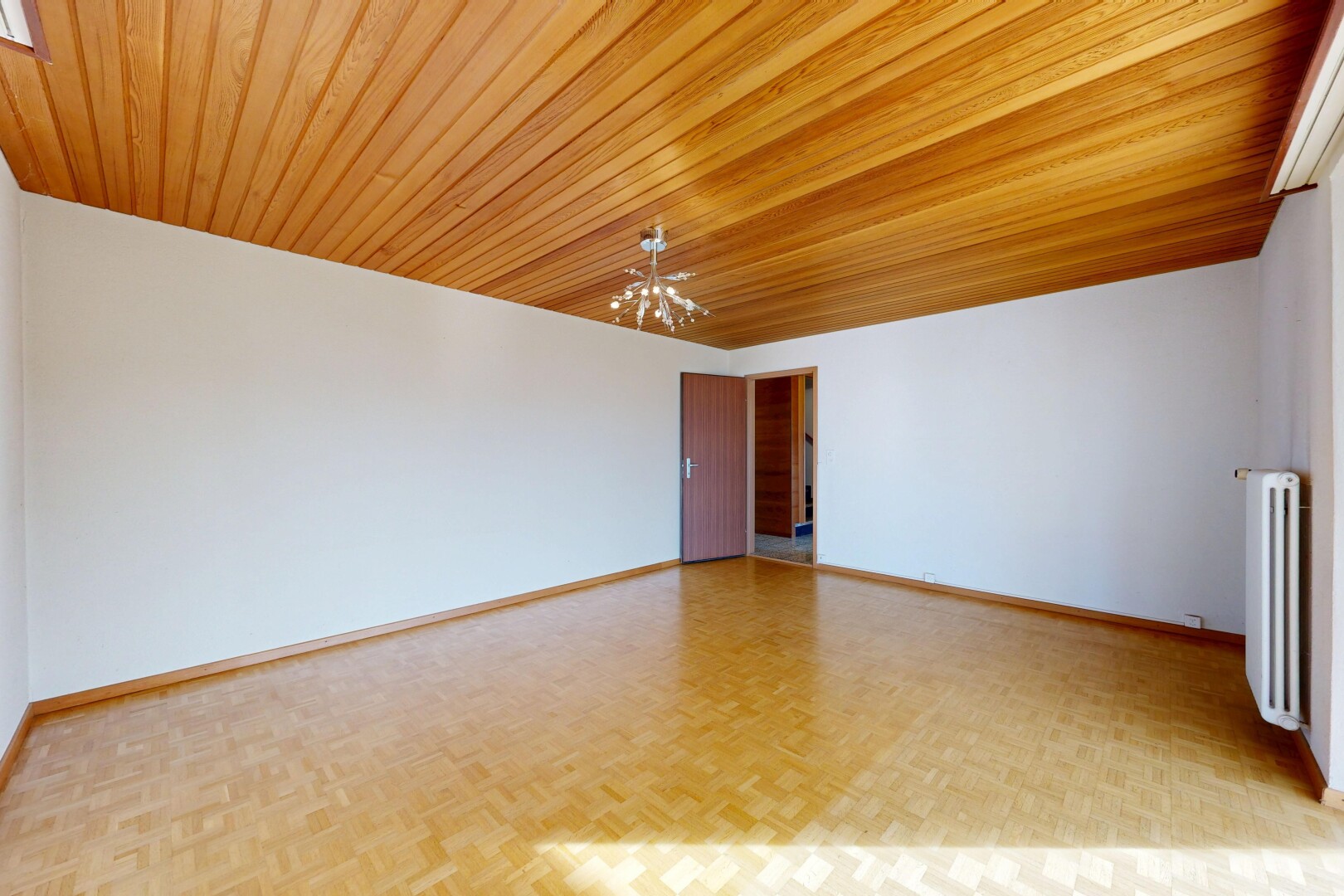 leerer raum mit drywall, gipskartonwand, baseboards wall, sockelleisten, und inside property