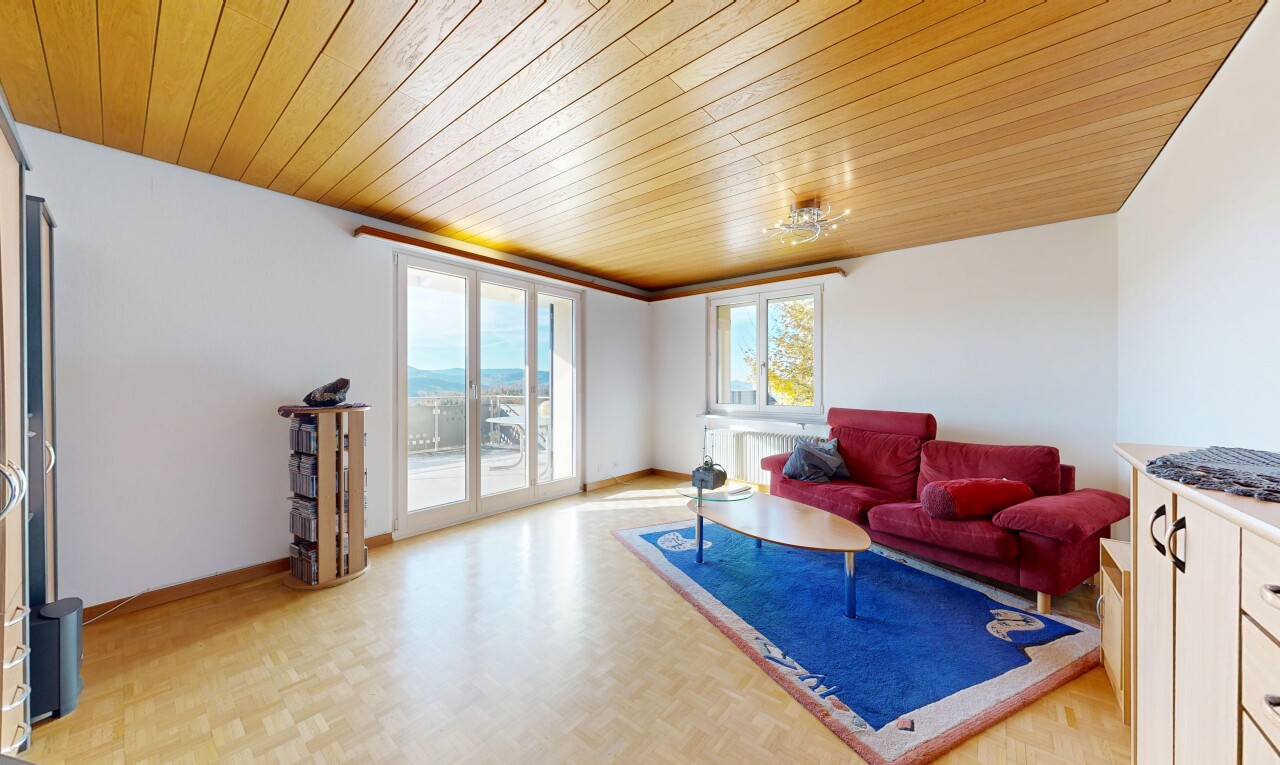 wohnzimmer mit natürliches licht, holzdecke, natural light, wood ceiling, und gipskartonwand