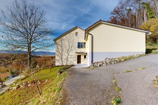 außenansicht mit day time, stuckverkleidung, und property visible