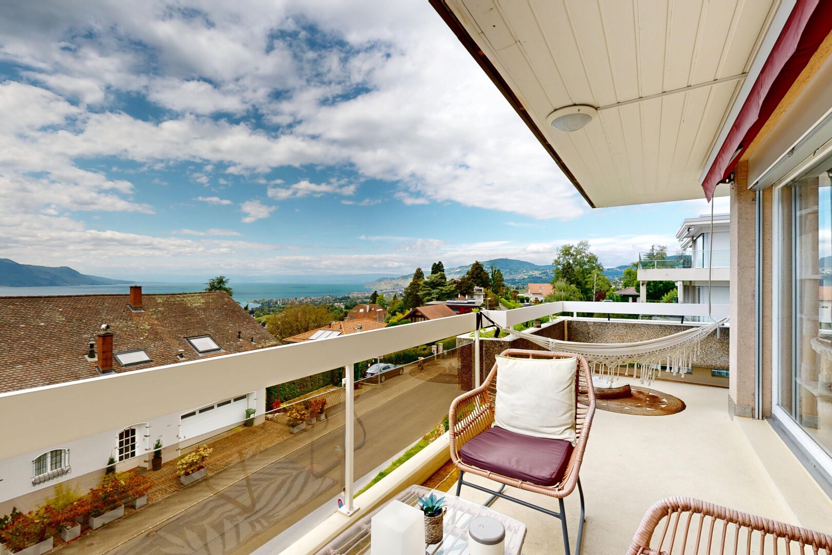 balcon avec balcon, day time, et from property