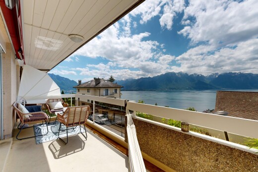 balcon avec vue sur la montagne, mountain view, balcon, from property, et vue sur l'eau