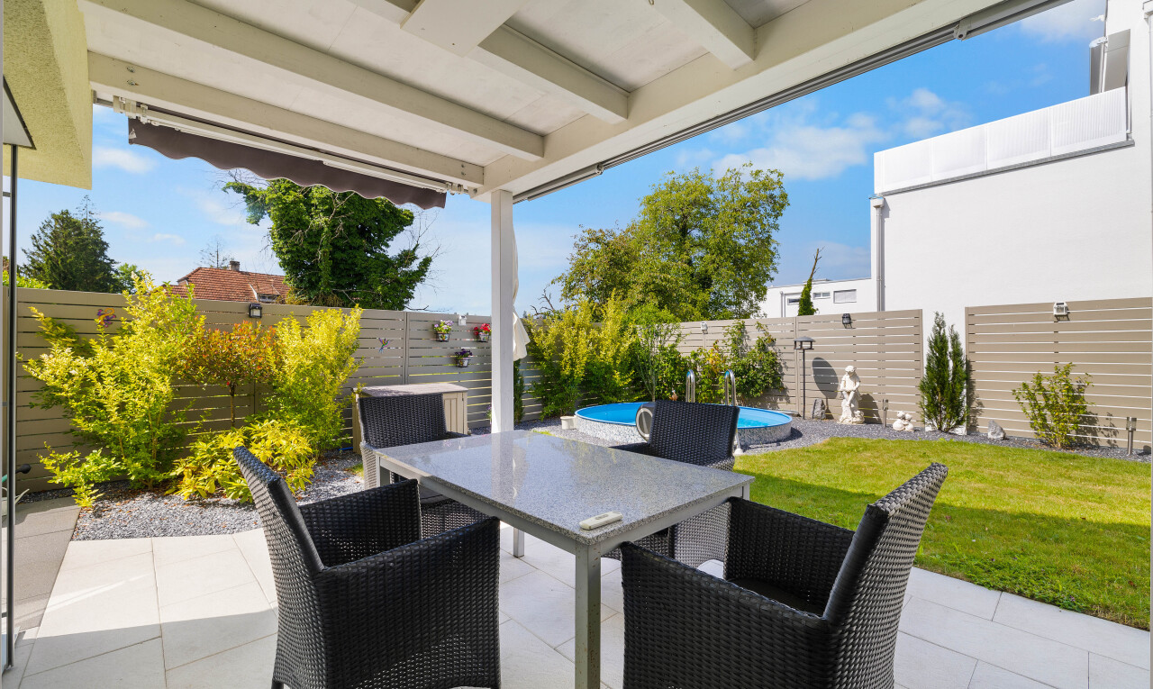 terrasse mit from property, essbereich im freien, terrasse, day time, und zaun
