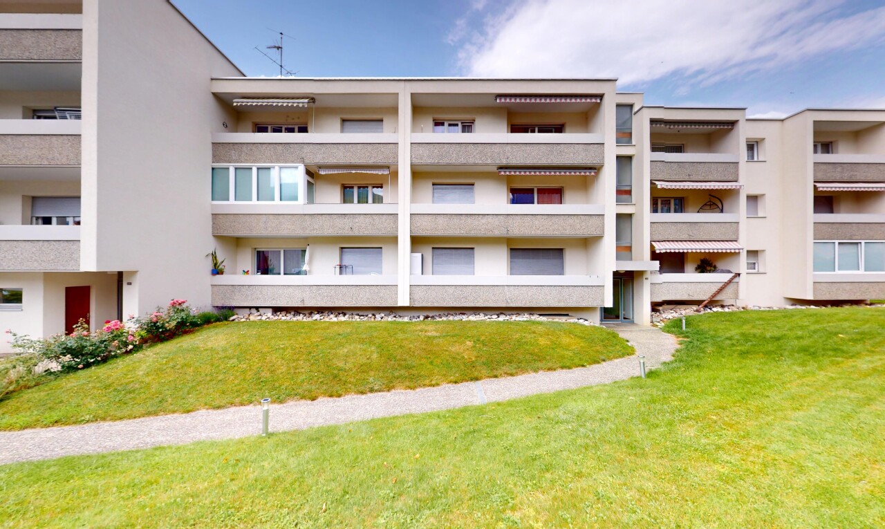 außenansicht mit day time, property visible, apartment complex view, und blick auf wohnanlage