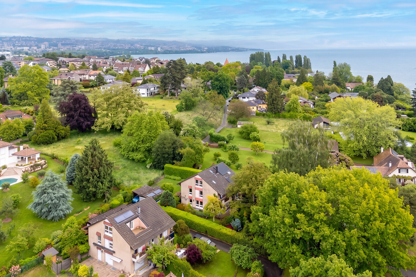 außenansicht mit day time, residential view, wohngebietblick, aerial view, und water view