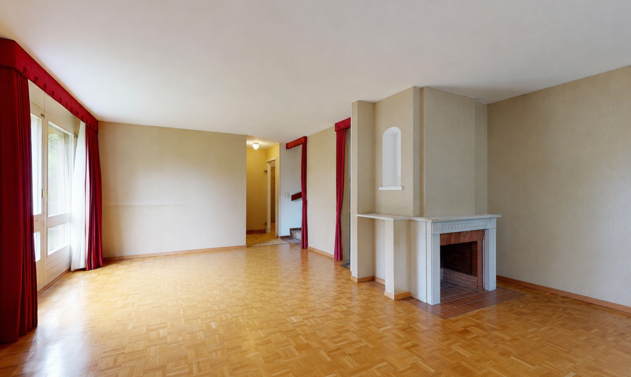 leerer raum mit parquet floor, holzfußboden, wood finish floor, inside property, und gipskartonwand