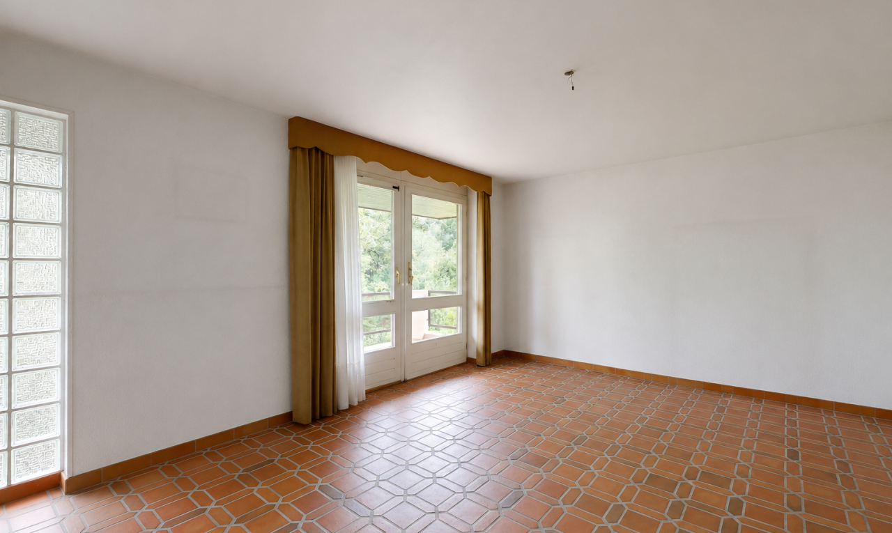 leerer raum mit inside property, drywall, gipskartonwand, natural light, und natürliches licht