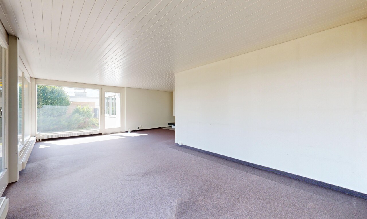 leerer raum mit gipskartonwand, drywall, außenzugang, inside property, und teppich