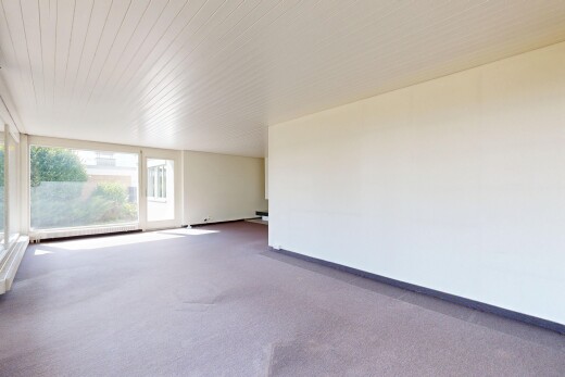 leerer raum mit gipskartonwand, drywall, außenzugang, inside property, und teppich