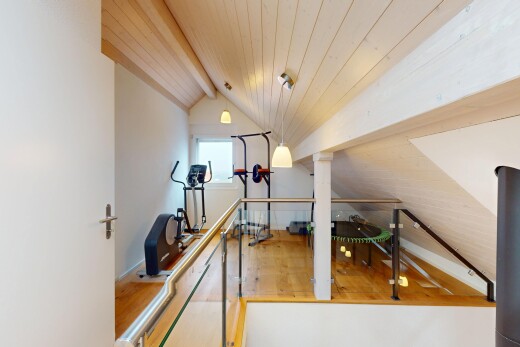 treppe mit dachschräge, natürliches licht, und gipskartonwand