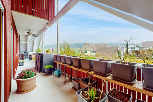 balcon avec day time, from property, véranda, ventilateur de plafond, et vue résidentielle