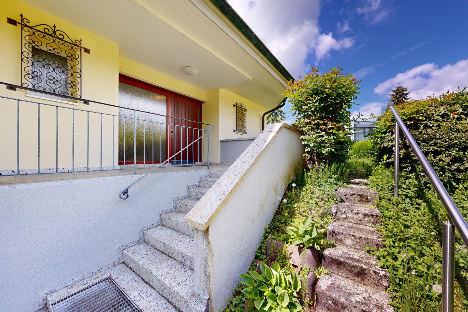 treppe mit from property und day time