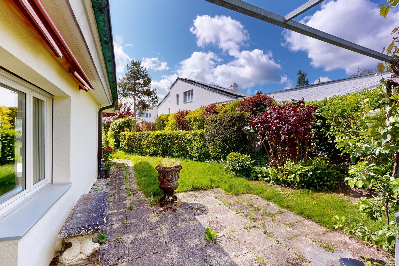 garten mit from property und day time