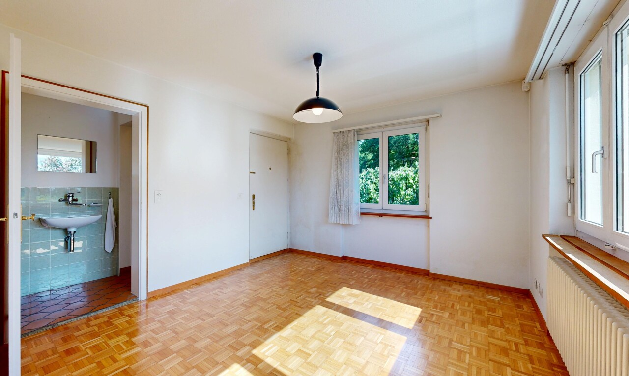 leerer raum mit kühler, gipskartonwand, drywall, sockelleisten, und baseboards wall