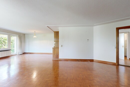 leerer raum mit inside property, holzfußboden, wood finish floor, parquet floor, und gipskartonwand