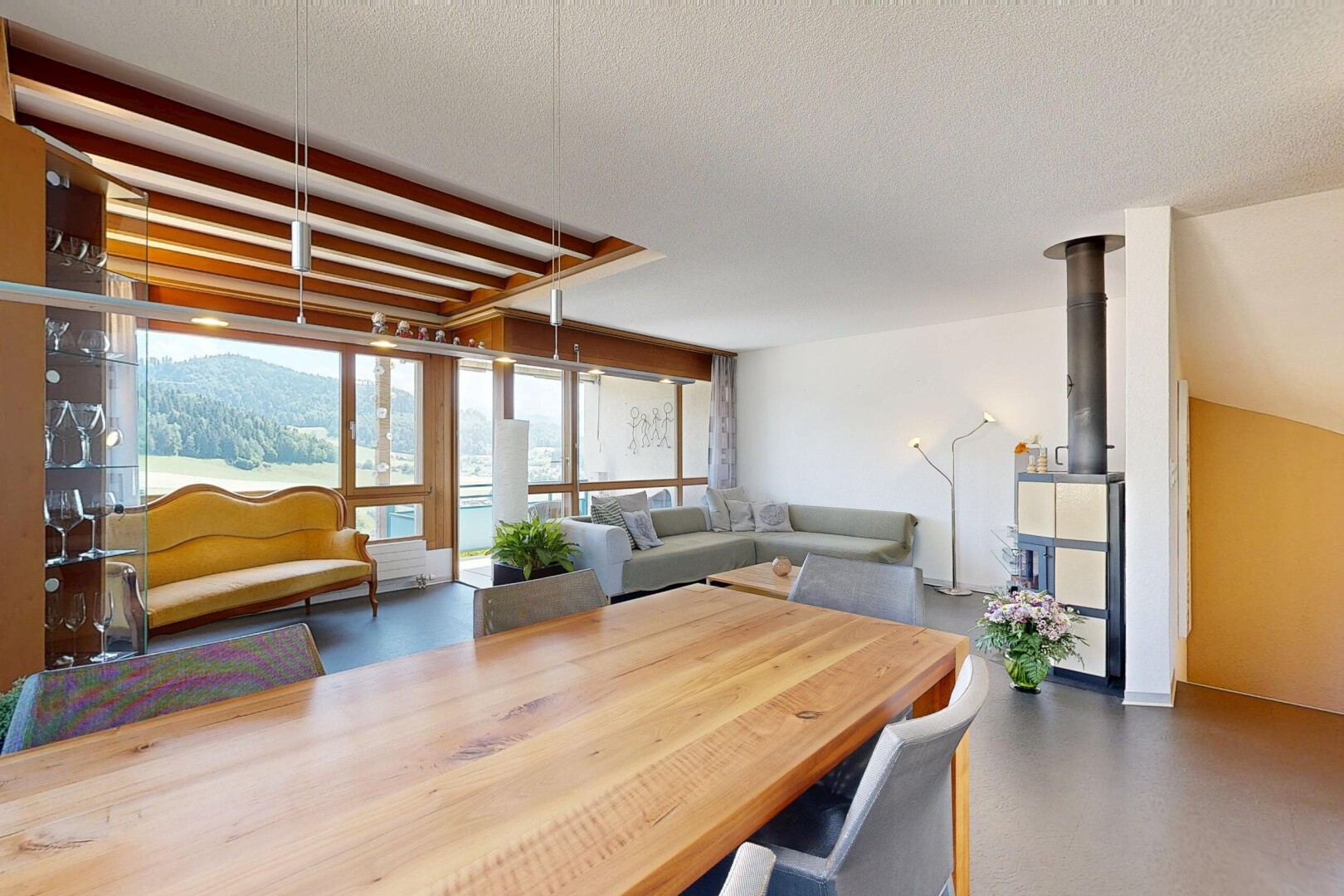 wohn- / esszimmer mit inside property, gipskartonwand, drywall, natürliches licht, und natural light