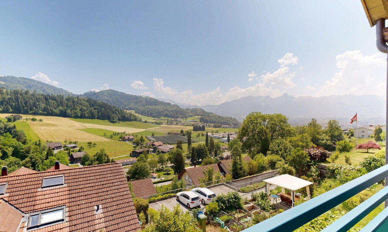 blick auf die berge mit day time, from property, mountain view, und blick auf die berge