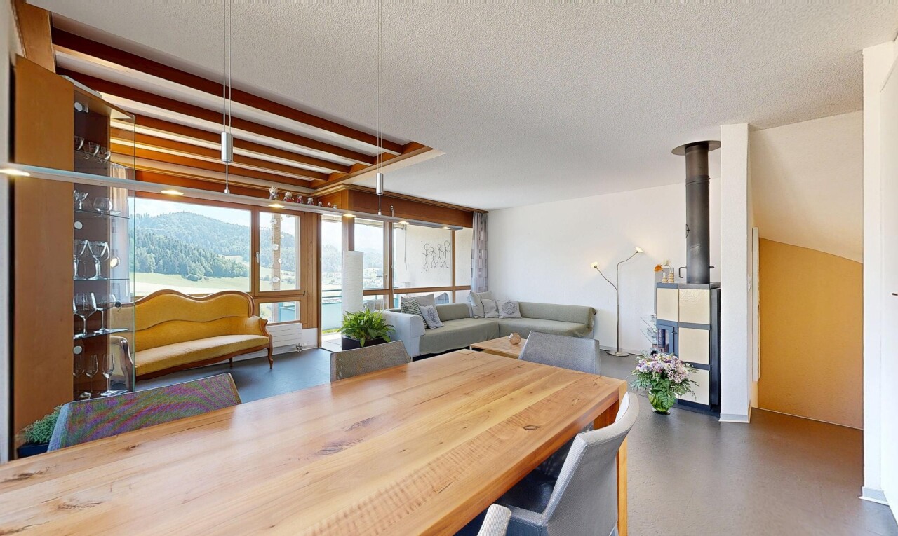 wohn- / esszimmer mit inside property, gipskartonwand, drywall, natürliches licht, und natural light