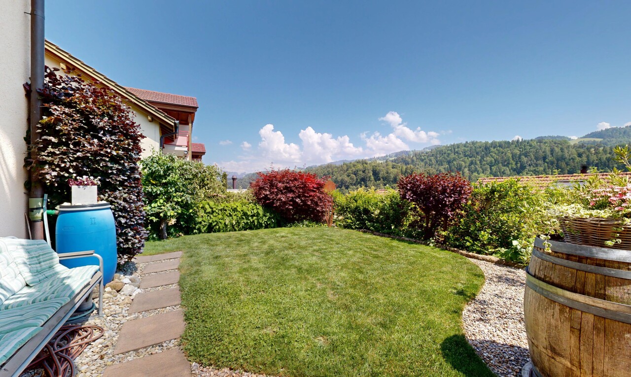 garten mit rasen, from property, und day time