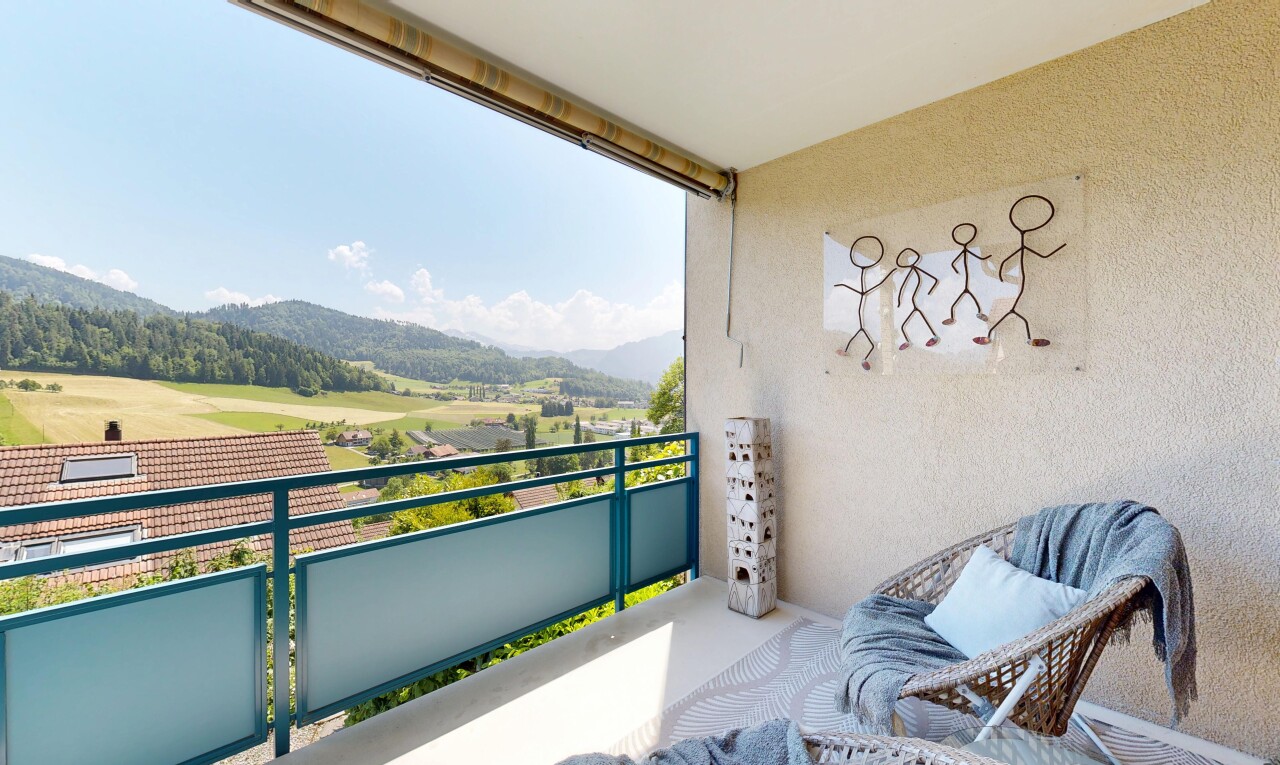 balkon mit mountain view, blick auf die berge, balkon, day time, und from property