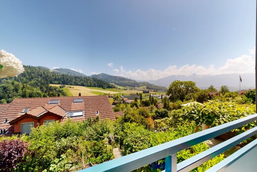 balkon mit from property, day time, mountain view, blick auf die berge, und balkon