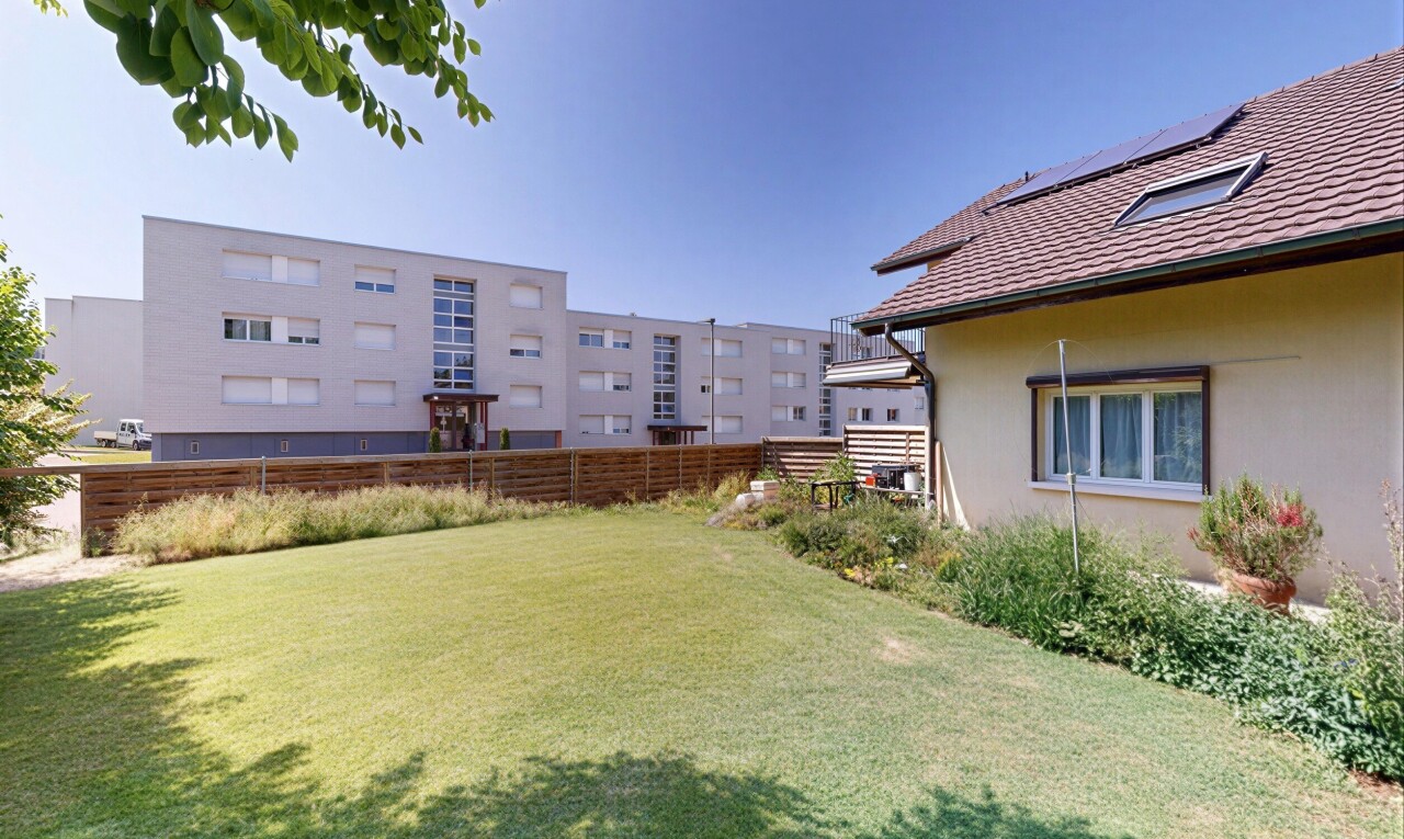 view of garden