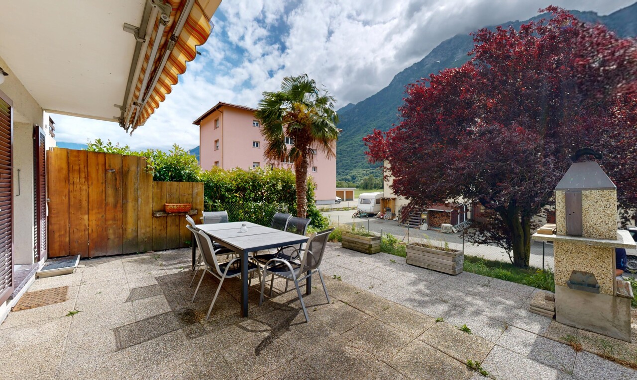 terrasse avec coin repas extérieur, terrasse, from property, vue sur la montagne, et mountain view