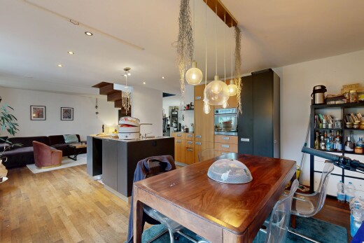 esszimmer mit holzfußboden, wood finish floor, inside property, gipskartonwand, und drywall