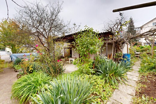 jardin avec property visible, overcast, et terrasse