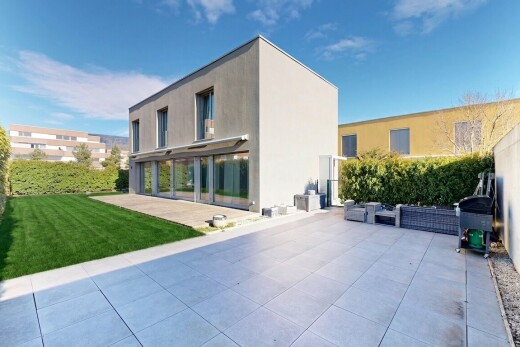 terrasse mit rasen, property visible, day time, terrasse, und grill