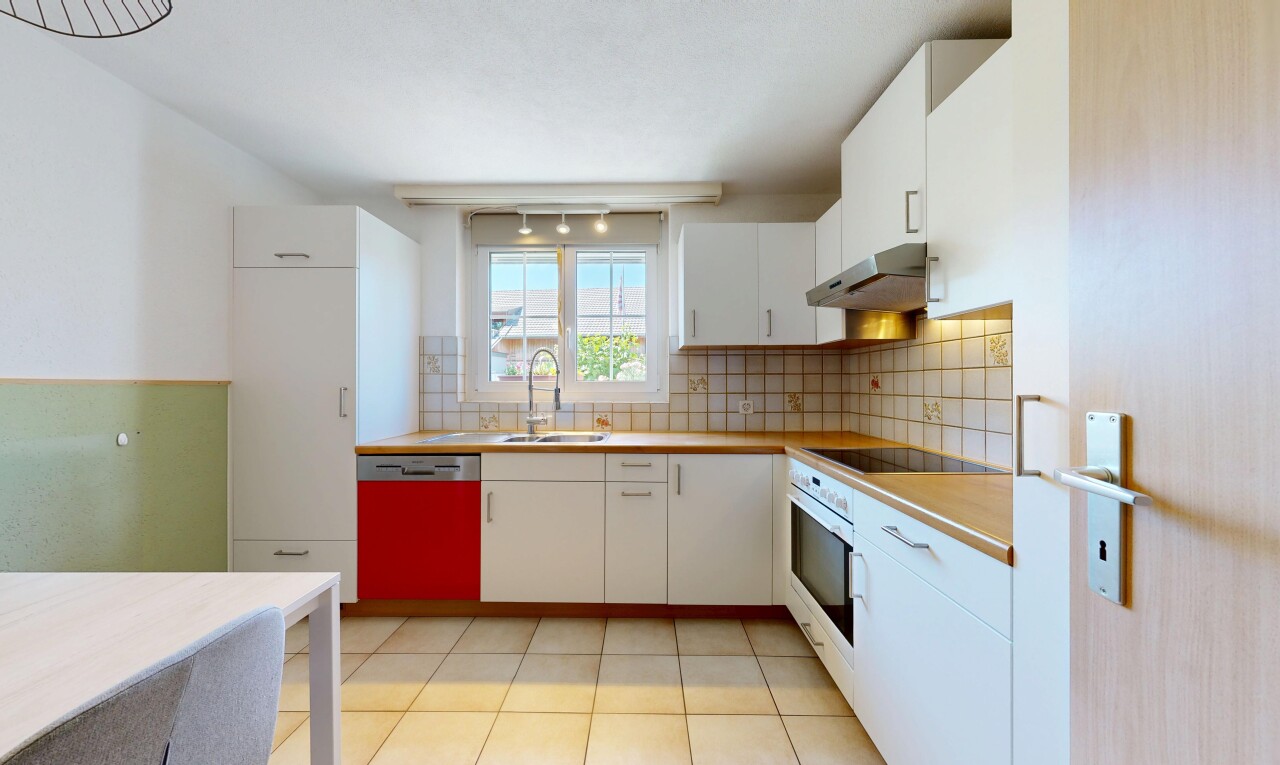küche mit light floor, küchenrückwand beim herd, küchenrückwand beim Herd, dunstabzugshaube, und ofen