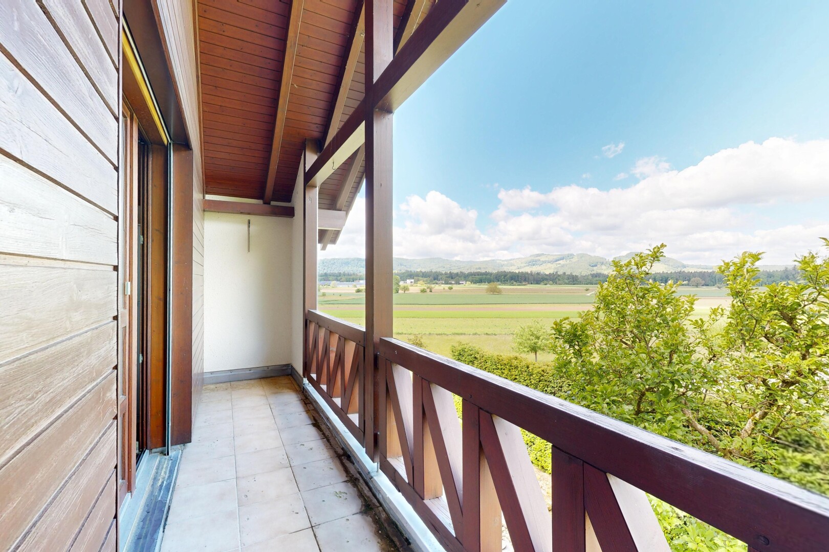 balcon avec balcon, from property, et day time