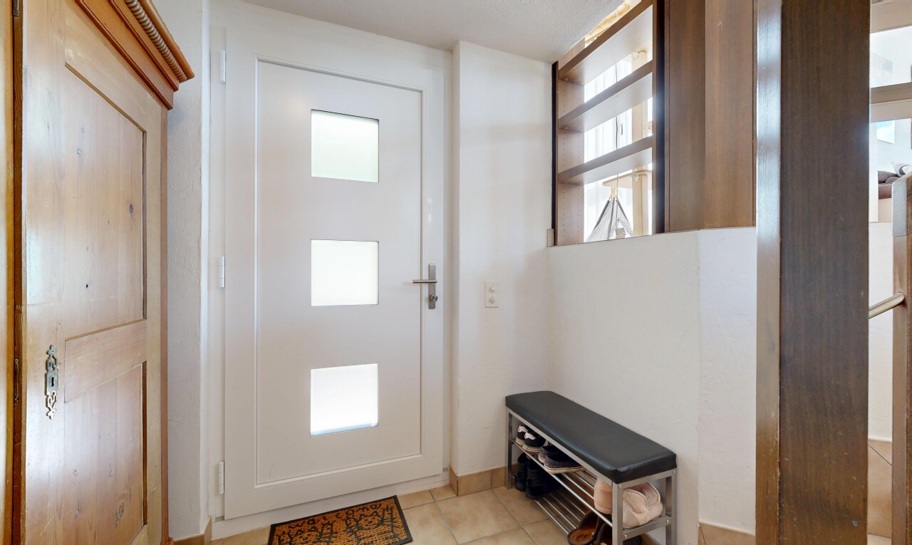 couloir avec inside property, lumière naturelle, natural light, light floor, et cloison sèche