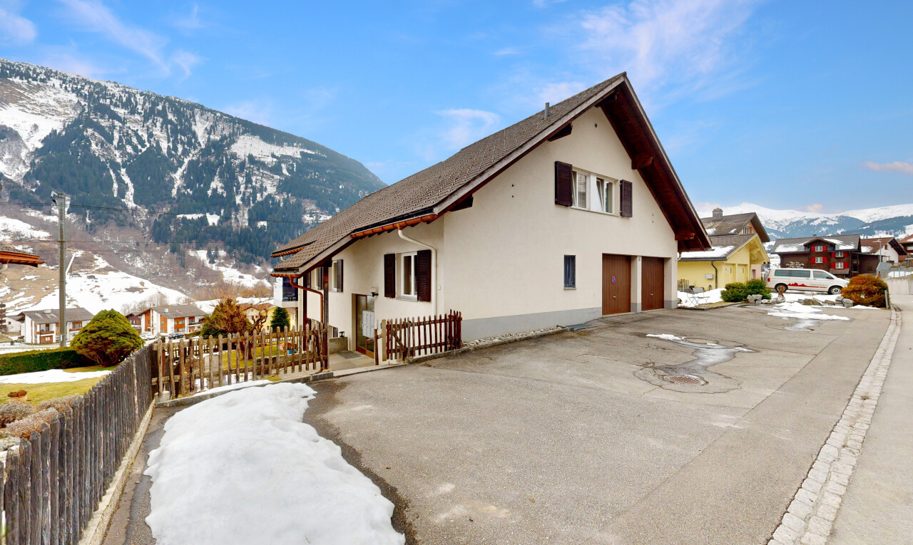 façade avec clôture, snow, vue sur la montagne, mountain view, et bardage en stuc