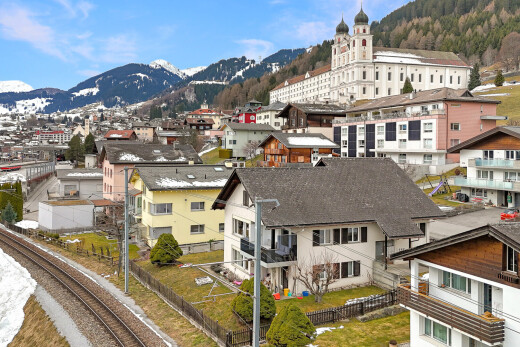 außenansicht mit blick auf die berge, mountain view, day time, und zaun