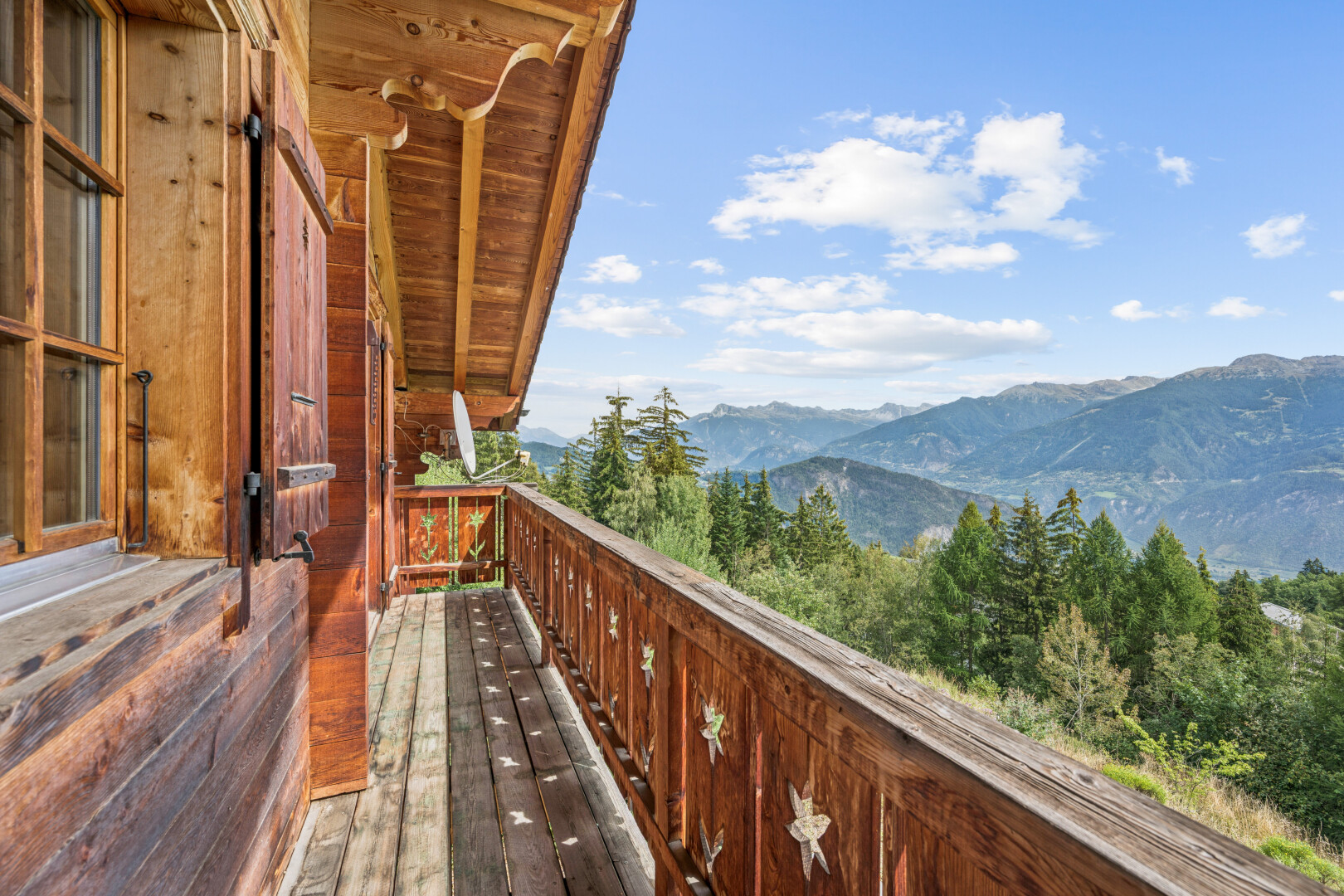 balcon avec view focus, mountain view, vue sur la montagne, balcon, et from property