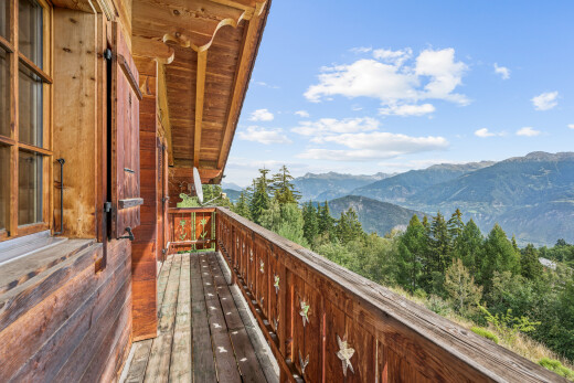 balcon avec view focus, mountain view, vue sur la montagne, balcon, et from property