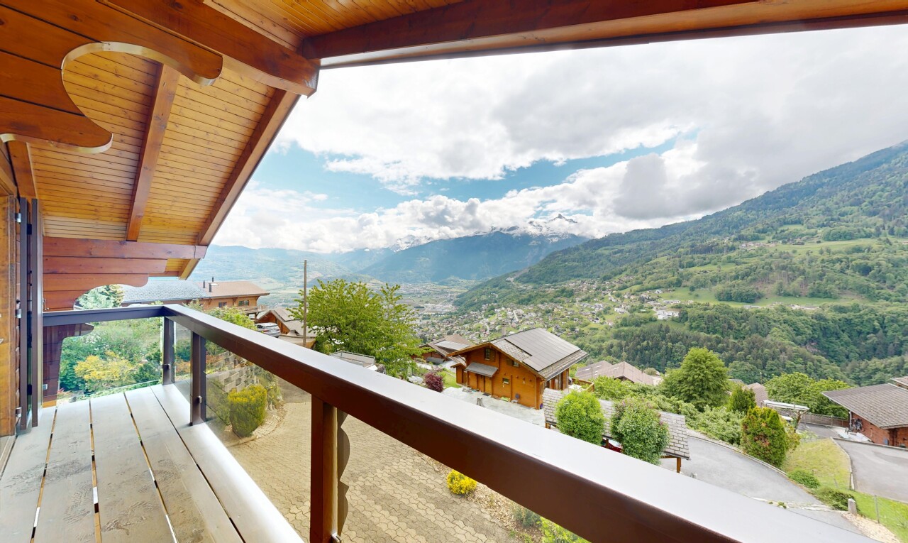 balcon avec balcon, from property, vue sur la montagne, mountain view, et day time
