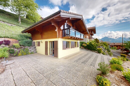 façade avec day time, bardage horizontal, property visible, balcon, et bardage en stuc