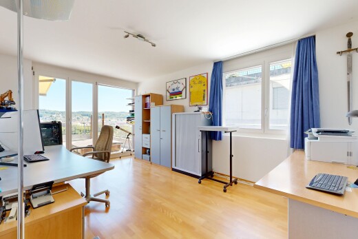 büro mit deckenbeleuchtung, holzfußboden, wood finish floor, gipskartonwand, und drywall