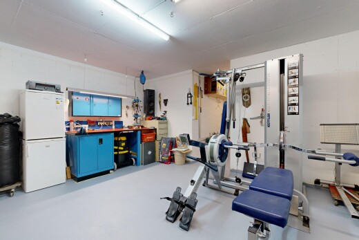 fitnessstudio mit inside community, concrete floor, und finished concrete floor