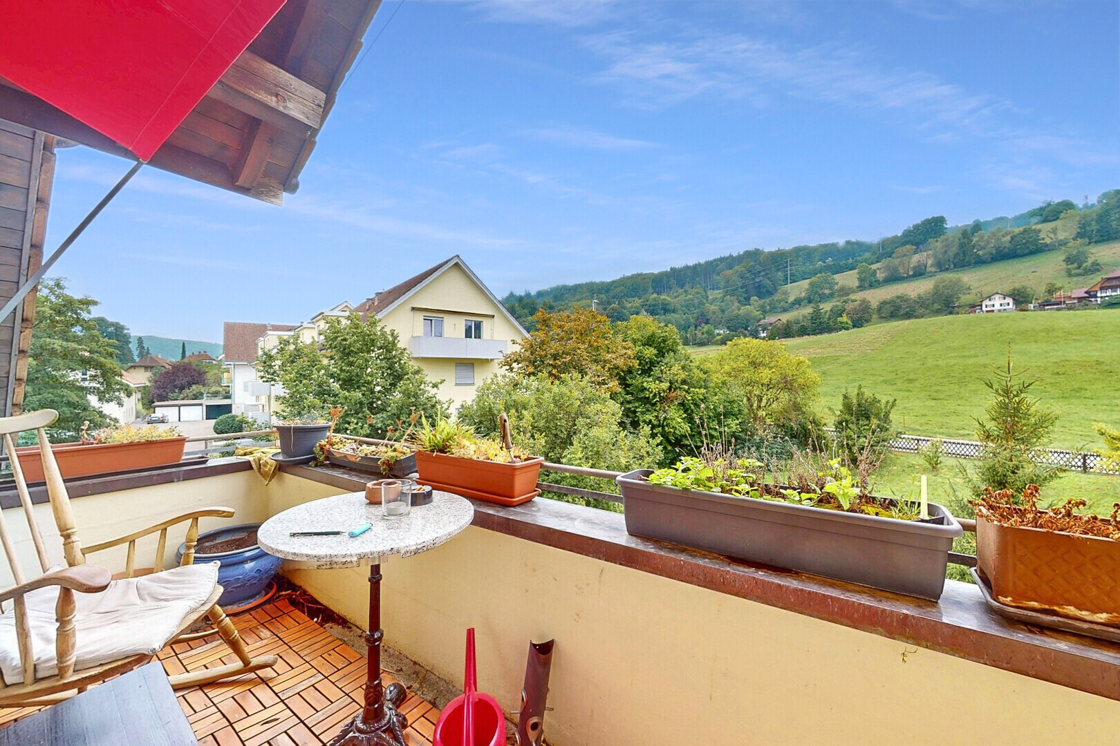 balcon avec from property et day time